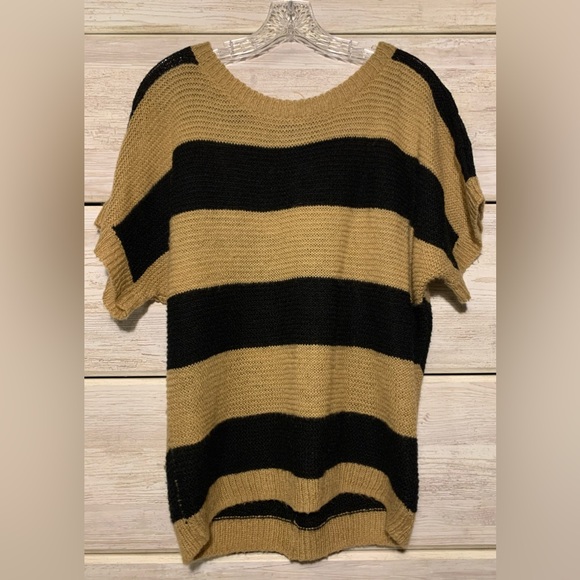 Forever 21 Tops - Forever 21 Striped Top